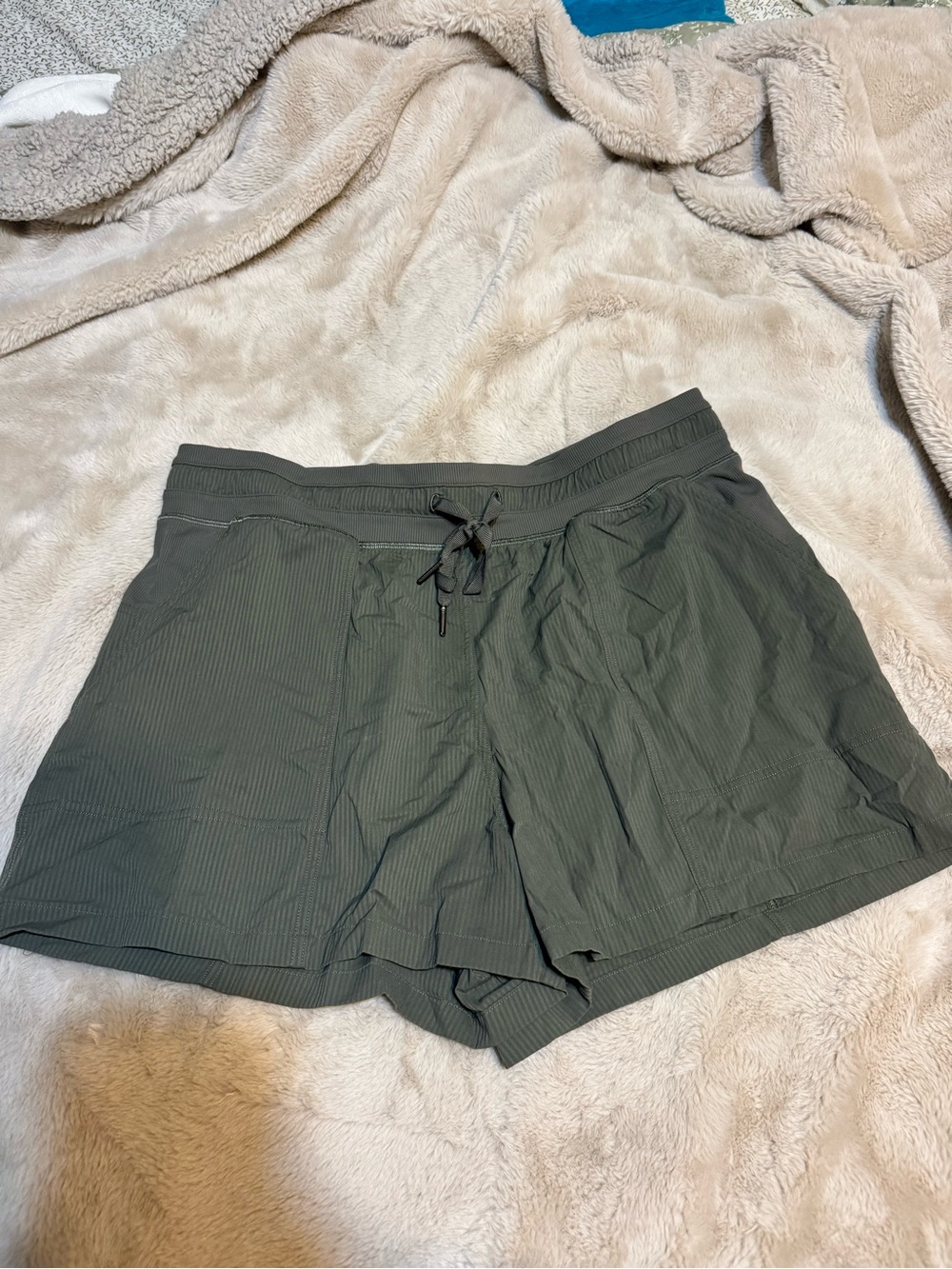 Lululemon Dance Studio High-Rise Short 3.5” - Size 12